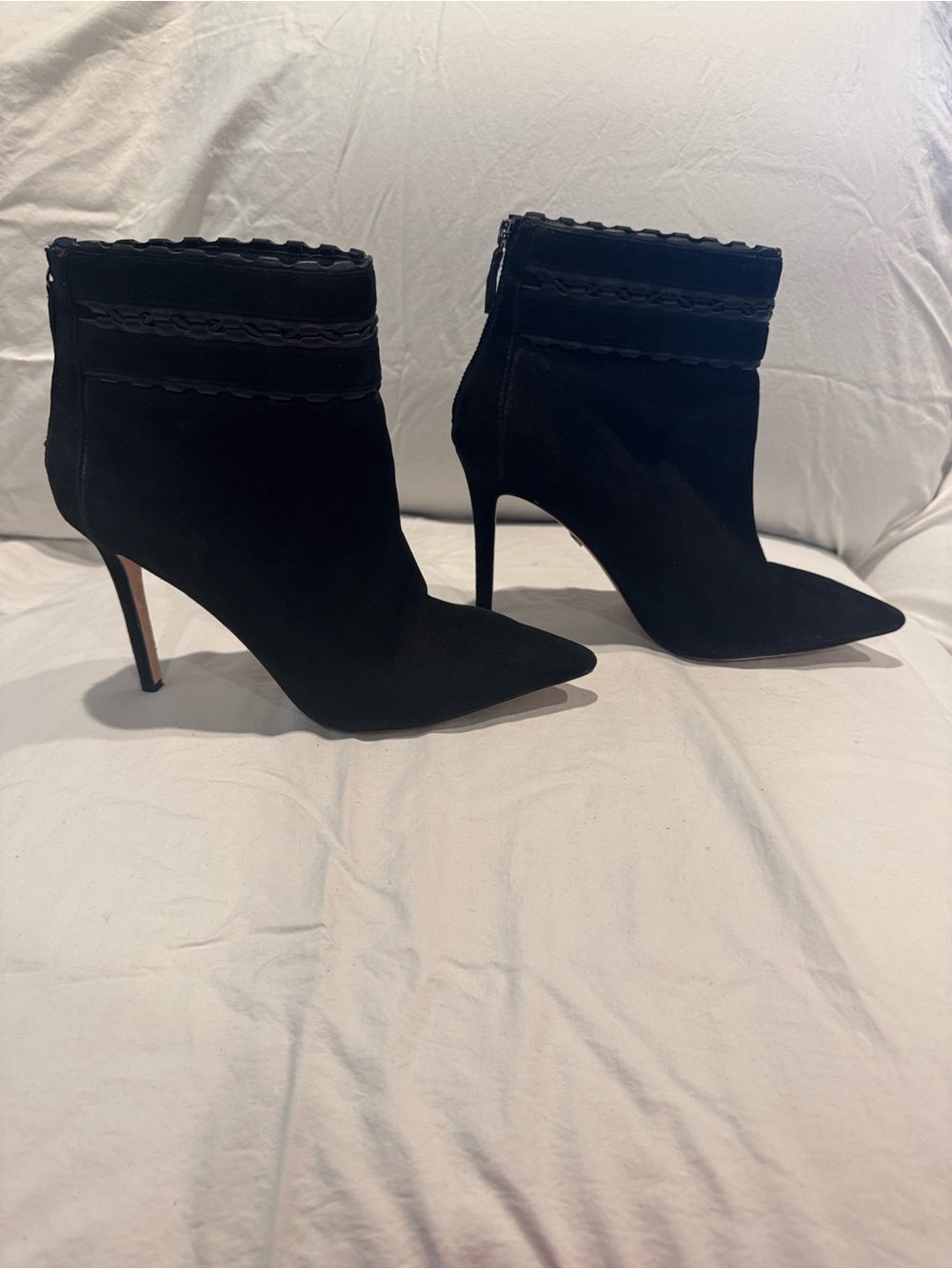 Badgley Mischka "Dorsey" Black Suede Stiletto Pointed Toe Bootie
Women's size 10